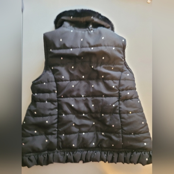 Calvin Klein 12m vest - Picture 2 of 3